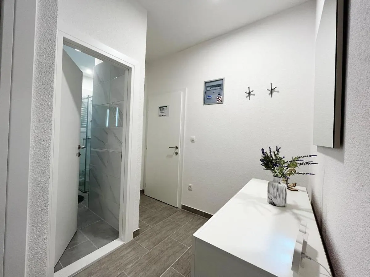 Apartments T&T Trogir 0*,