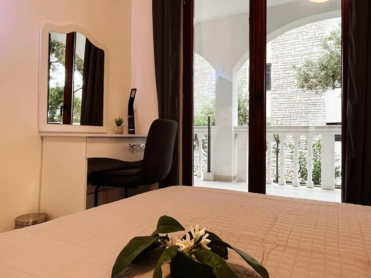 Apartments T&T Trogir 0*,  Croatia
