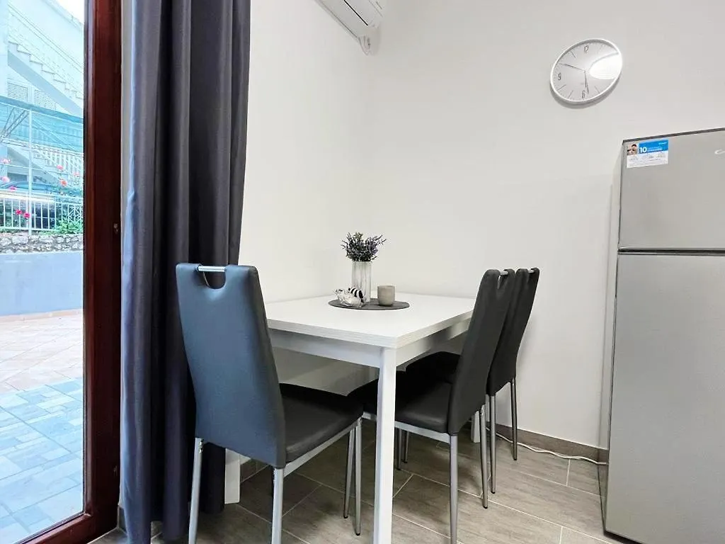 Apartments T&T Trogir 0*,